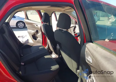 2016 Ford Focus Se z USA, uszkodzony, nr VIN 1FADP3F23GL205057